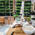 Loft mit Indoor Garten und Kräutern in der Küche